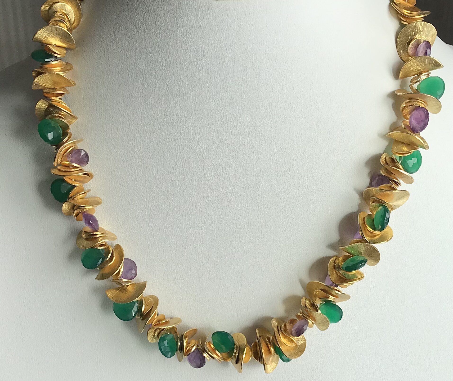 The Ultimate Guide to 2026 Jewelry Trends: What’s Hot and How to Wear It