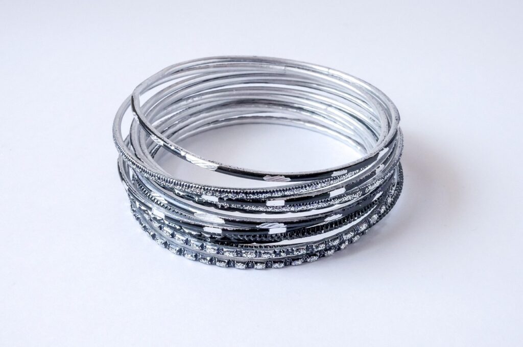 jewelry, bracelet, fashion, bracelets, silver, ornament, rings, accessory, road, clear, gift, round, metal, wonderful, accessories